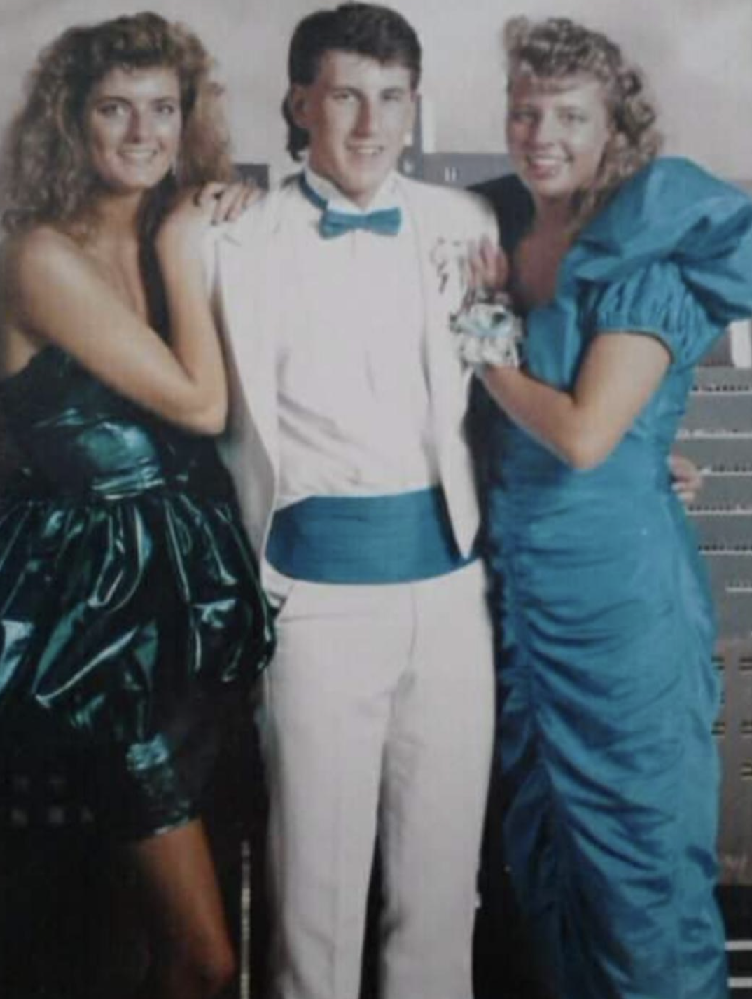 27 ‘80s Prom Photos That Will Have You Retroactively Coughing From Hairspray Fumes